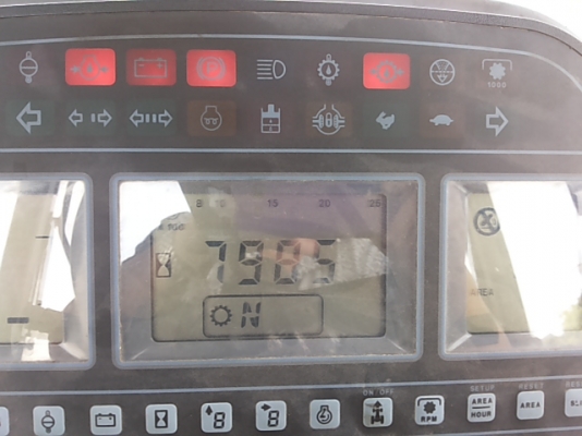 ขายรถไถ FORD 7840  ราคา 540000 บาท เพลาหน้าคาราโร่  เกียร์ 16x16