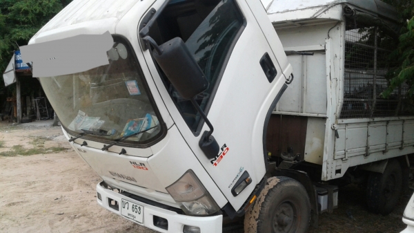 สิบล้อ มิตซู ไอ้หลง  FN527MA 6D16-195 เกียร์เดิม10สปีส ดั้ม KCสภาพดีสวยพร้อมใช้ ราคา 585,000บ ทะเบียนพร้อมโอน