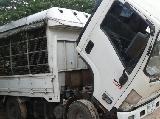 สิบล้อ มิตซู ไอ้หลง  FN527MA 6D16-195 เกียร์เดิม10สปีส ดั้ม KCสภาพดีสวยพร้อมใช้ ราคา 585,000บ ทะเบียนพร้อมโอน