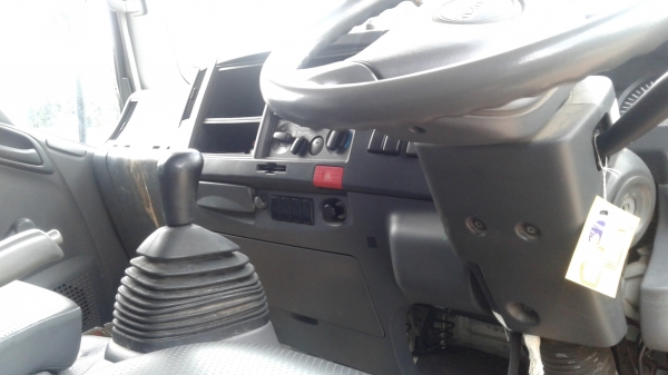 สิบล้อ มิตซู ไอ้หลง  FN527MA 6D16-195 เกียร์เดิม10สปีส ดั้ม KCสภาพดีสวยพร้อมใช้ ราคา 585,000บ ทะเบียนพร้อมโอน