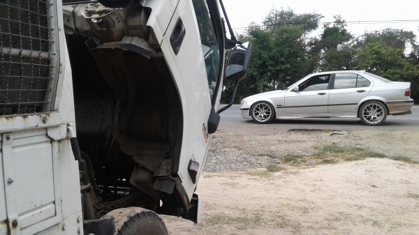 สิบล้อ มิตซู ไอ้หลง  FN527MA 6D16-195 เกียร์เดิม10สปีส ดั้ม KCสภาพดีสวยพร้อมใช้ ราคา 585,000บ ทะเบียนพร้อมโอน