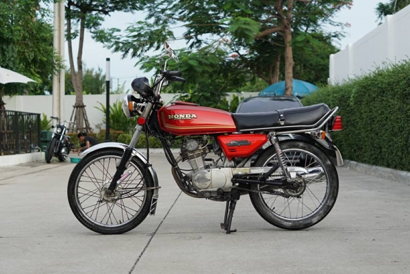 วุฒิ นนบุรี ขาย HONDA GL100cc. รถสวยเดิมเครื่องดีทะเบียนพร้อมโอน