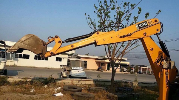 JCB 3CX ปี 2009 ใช้งาน 7 พันกว่าชั่วโมง ขายไม่แพงครับ