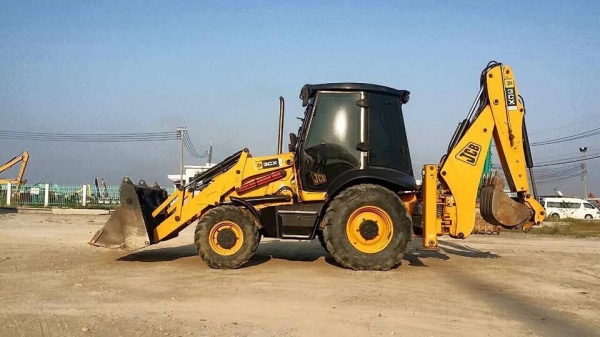 JCB 3CX ปี 2009 ใช้งาน 7 พันกว่าชั่วโมง ขายไม่แพงครับ