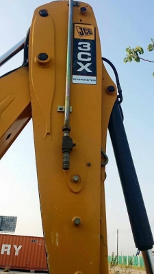 JCB 3CX ปี 2009 ใช้งาน 7 พันกว่าชั่วโมง ขายไม่แพงครับ