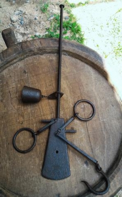 ตาชั่งโบราณ เนื้อโลหะเก่าสุดๆ ยังใช้งานได้ดี สภาพสวยครบสมบูรณ์