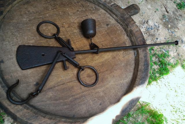 ตาชั่งโบราณ เนื้อโลหะเก่าสุดๆ ยังใช้งานได้ดี สภาพสวยครบสมบูรณ์