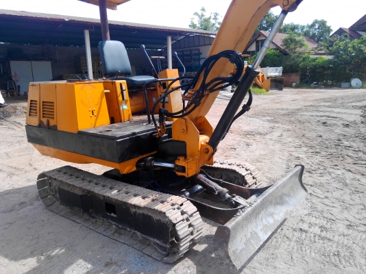 แบ็คโฮ mitsubishi ms030 ใช้งานได้ราคาถูก ไปทำเงินที่นครพนมแล้วครับ