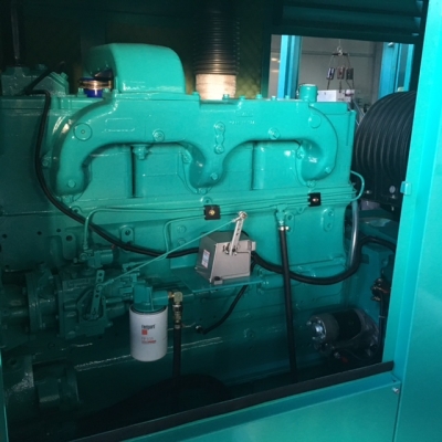 CUMMINS 300 KVA.