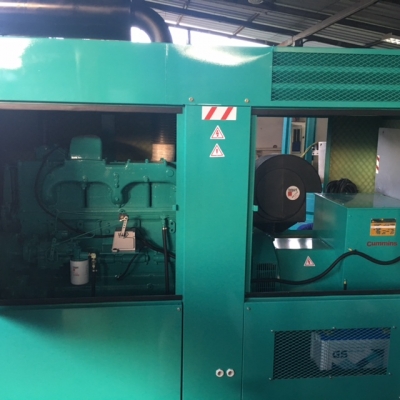 CUMMINS 300 KVA.