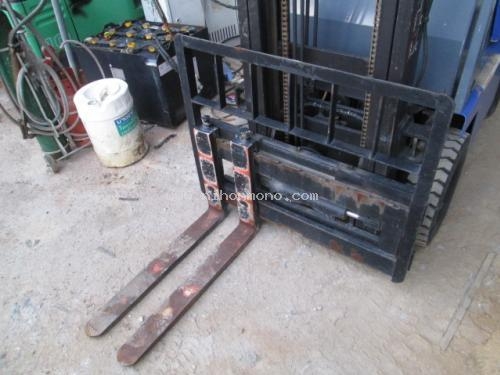 รถยกไฟฟ้า TOYOTA   2FBL7   รหัสสินค้า : 13001194 www.nihonmono.com