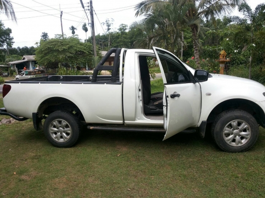 Mitsubishi Triton 2.5 VG Trubo 4WD COMMON R AIL DI-D Mitsubishi Triton 2.5 VG Trubo 4WD COMMON R AIL DI-D