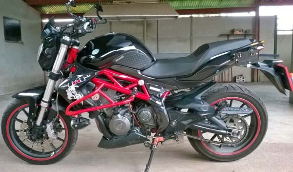 ขาย bennelli tnt 300