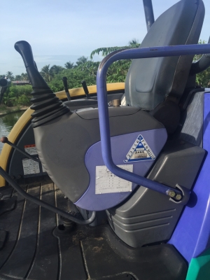 ขายรถขุดเล็กนำเข้าจากญี่ปุ่น komatsu pc30mr-1 สภาพสวยมาก ช่วงล่างสวย ใช้งานน้อย2265ชม.สนใจติดต่อ089-2579650 ดูรถได้ที่ อ.นครชันศรี จ.นครปฐม