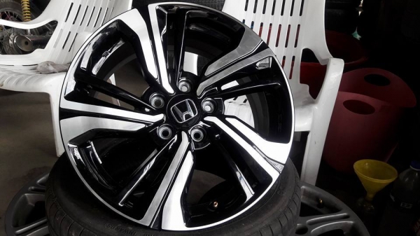 ขายล้อแม็กป้ายแดง civic fc 17" สนใจติดต่อ ตาเล็ก ล้อและยางครับ 081-3747940
