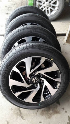 ขายล้อแม็กป้ายแดง civic fc 16" ยางปี16 สนใจติดต่อ ตาเล็ก ล้อและยางครับ 081-3747940