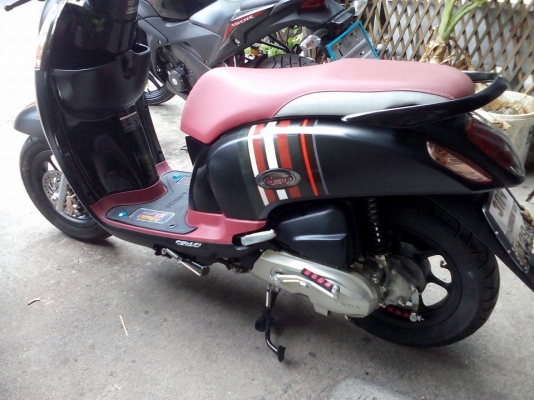 ขาย Honda Scoopy i ล้อแม็ก ปี 57 ปลายปี สภาพภายนอกสวย รถใช้น้อย วิ่งไปสองพันกว่าโล เล่มพร้อมชุดโอน