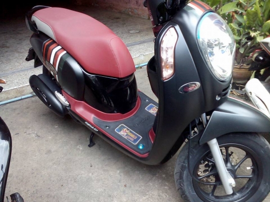 ขาย Honda Scoopy i ล้อแม็ก ปี 57 ปลายปี สภาพภายนอกสวย รถใช้น้อย วิ่งไปสองพันกว่าโล เล่มพร้อมชุดโอน