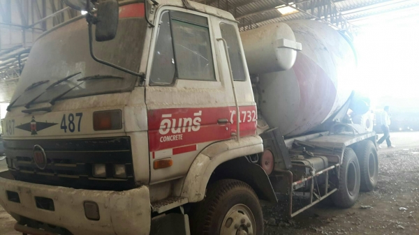 ขายด่วนครับ รถโม่ปูน ลิฟเพอร์ 7 คิว NISSAN CWM431HT เครื่อง 250 ปี 46 รถพร้อมใช้งาน ครับ