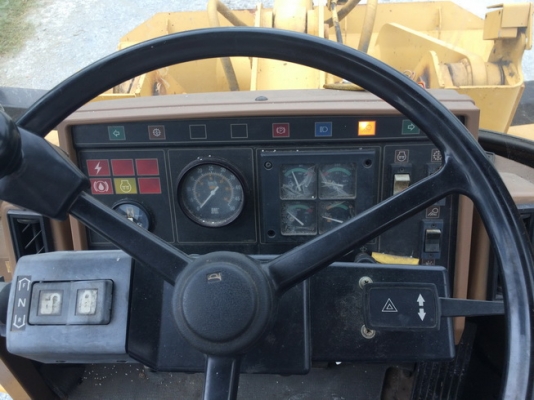 รถตัก CATERPILLAR 910F เก่าญี่ปุ่นแท้ งามสุดๆ !!!