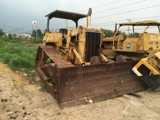 ขายรถแทรกเตอร์ CAT-D-4H เครื่องไม่มีทุกอย่างอยุ่ครบขายทั้งคัน 230000 และแยกชิ้นส่วนอะหลั่ยก็ขายนะคับโซ่คู่ละ98000 เกียเป็นเกียตัด 75000สนใจโทรมาคับ