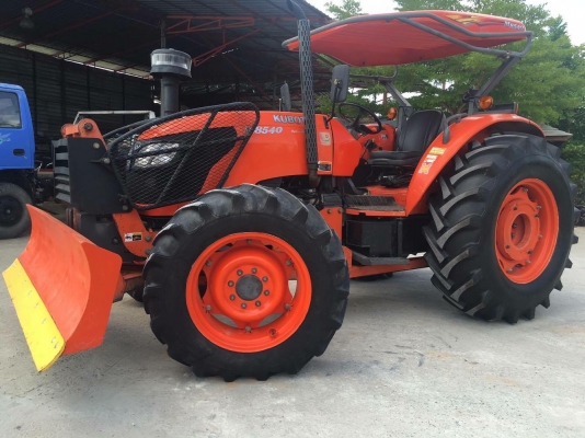 รถไถมือสองราคาถูกm8540. ราคาเพียง 730000บาทเท่านั้น.