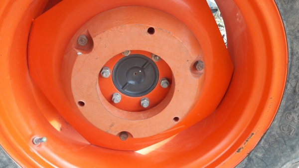 ขายรถไถL4708ใบมีดผาล4พร้อมใช้ครับ ขายรถไถL4708ใบมีดผาล4พร้อมใช้ครับ