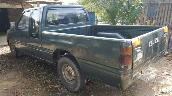 ขายรถ ISUZU TFR ปี97 เครื่องดี คัสซีสวย รถพร้อมใช้งาน เอกสารพร้อมโอน ราคา.125,000 บาท โทร.080-1085007 บอล