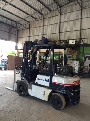 ขายรถโฟล์คลิฟท์ Komatsu 2.5 ตัน รุ่น 11 พร้อมใช้ 086-8053515