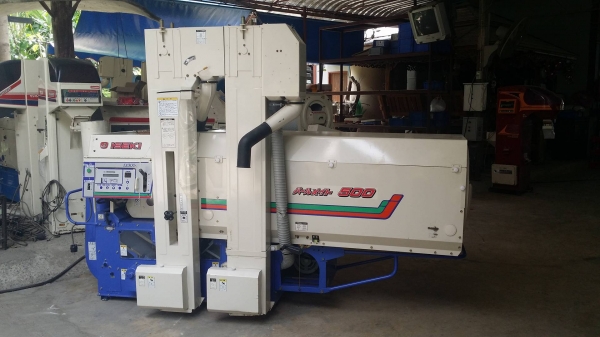 เครื่องสีข้าวกล้องเก่าญี่ปุ่น  ISEKI  รุ่น 500  สภาพเครื่องสวย พร้อมใช้งาน