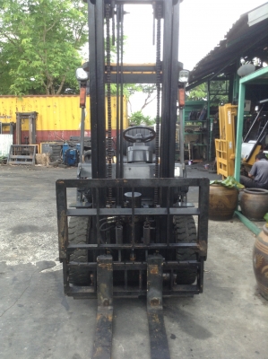 +++ ขายโฟล์คลิฟท์  T.C.M. FD25-Z5  (รถนอก  6000  กว่า ชม.)  ขนาด  2.5  ตัน  เครื่องยนต์ดีเซล  เสา  4  เมตร  ฮิ้งค์โฟล์ค  เกียร์ธรรมดา  ยางตันใหม่