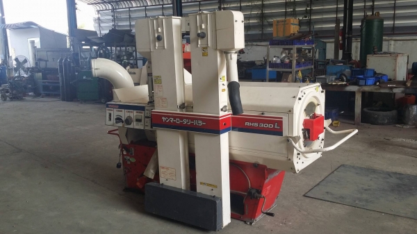 เครื่องสีข้าวกล้องเก่าญี่ปุ่น  YANMAR  รุ่น RHS30DL  สภาพเครื่องสวย พร้อมใช้งาน  ขนาดกระทัดรัด