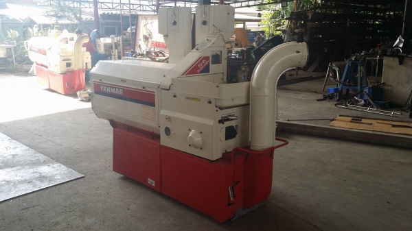 เครื่องสีข้าวกล้องเก่าญี่ปุ่น  YANMAR  รุ่น RHS30DL  สภาพเครื่องสวย พร้อมใช้งาน  ขนาดกระทัดรัด