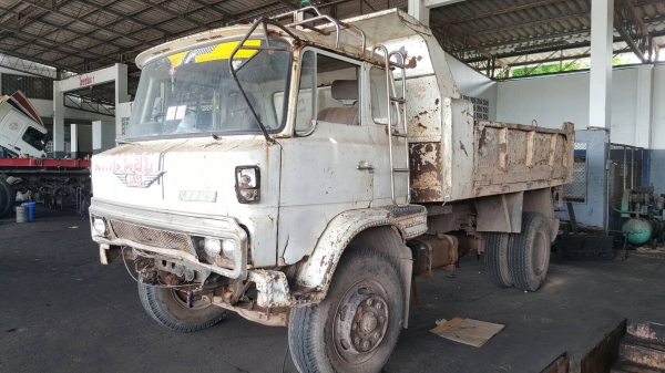 ขาย 6 ล้อดั้ม HINO KR300 เครื่อง EH100 150 แรงม้า หัวเก๋งไม่ค่อยสวย เอกสารเล่มทะเบียนพร้อม ขาย 6 ล้อดั้ม HINO KR300 เครื่อง EH100 150 แรงม้า หัวเก๋งไม่ค่อยสวย เอกสารเล่มทะเบียนพร้อม