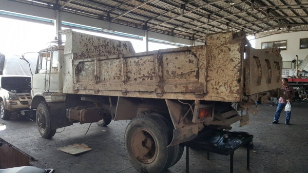 ขาย 6 ล้อดั้ม HINO KR300 เครื่อง EH100 150 แรงม้า หัวเก๋งไม่ค่อยสวย เอกสารเล่มทะเบียนพร้อม ขาย 6 ล้อดั้ม HINO KR300 เครื่อง EH100 150 แรงม้า หัวเก๋งไม่ค่อยสวย เอกสารเล่มทะเบียนพร้อม