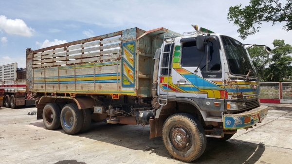 ขาย 10 ล้อดั้ม HINO FM3M มีระบบลากพ่วง คัสซีสวยตลอดเส้น เครื่อง M10C 240 แรงม้า สโลว์กลาง ช่วงล่างดี เอกสารเล่มทะเบียนครบ ราคาต่อรองได้ครับ