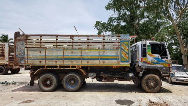 ขาย 10 ล้อดั้ม HINO FM3M มีระบบลากพ่วง คัสซีสวยตลอดเส้น เครื่อง M10C 240 แรงม้า สโลว์กลาง ช่วงล่างดี เอกสารเล่มทะเบียนครบ ราคาต่อรองได้ครับ