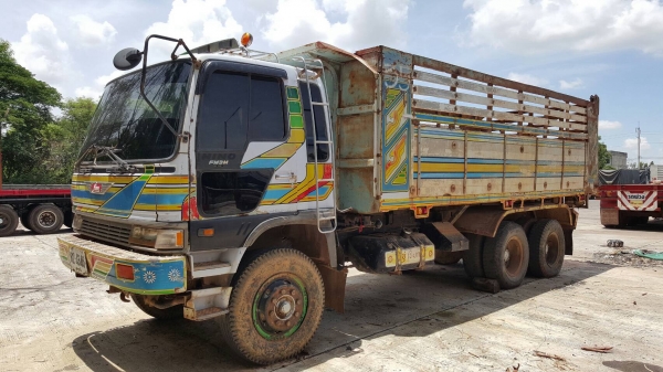 ขาย 10 ล้อดั้ม HINO FM3M มีระบบลากพ่วง คัสซีสวยตลอดเส้น เครื่อง M10C 240 แรงม้า สโลว์กลาง ช่วงล่างดี เอกสารเล่มทะเบียนครบ ราคาต่อรองได้ครับ
