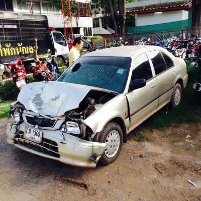 ขาย Honda city 2539 ชนหน้า หม้อน้ำแผงแอร์แตก เครื่องใช้ได้ LPG มีแต่ไม่ใช้