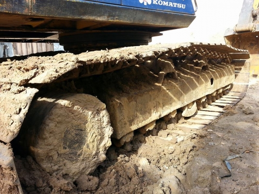 ขายรถขุด แบคโค KOMATSU PC200-5 ไฟฟ้าครบ แอร์เย็น เครื่องเดิม ปั้มเดิม ช่วงล่างดี เอวแน่น รถสวยสภาพพร้อมใช้งาน เอกสารถูกต้อง เล่มทะเบียนพร้อม ราคา720,000 สนใจโทร 090-8588220คุณนะ 093-3258446คุณบิว หรือเข้าดูสินค้าอื่นๆได้ที่ www.narong2truck.com หรือ www.t