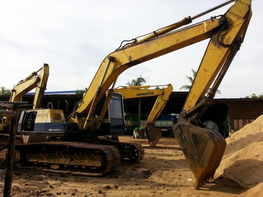 ขายรถขุด แบคโค KOMATSU PC200-5 ไฟฟ้าครบ แอร์เย็น เครื่องเดิม ปั้มเดิม ช่วงล่างดี เอวแน่น รถสวยสภาพพร้อมใช้งาน เอกสารถูกต้อง เล่มทะเบียนพร้อม ราคา720,000 สนใจโทร 090-8588220คุณนะ 093-3258446คุณบิว หรือเข้าดูสินค้าอื่นๆได้ที่ www.narong2truck.com หรือ www.t