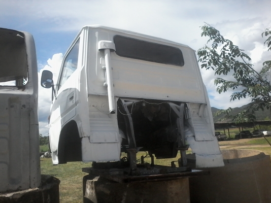 ขายหัวเก๋งรถบรรทุกขนาด 6 ล้อกลางยี่ห้อ MITSUBISHI CANTER  ราคา 22,000 บาท