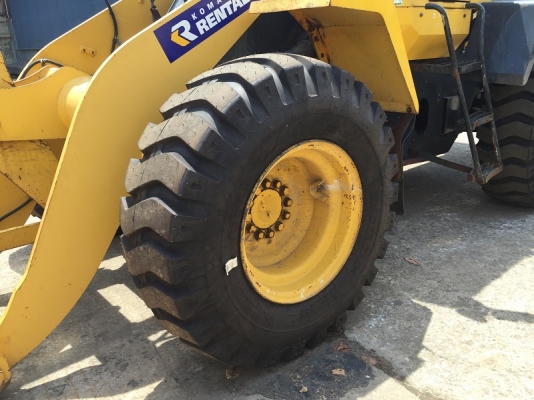รถตักล้อยาง Komatsu WA200-5 รภเก่านอกนำเข้าจากญี่ปุ่่น พร้อมใข้งานทันที 091 695-6445