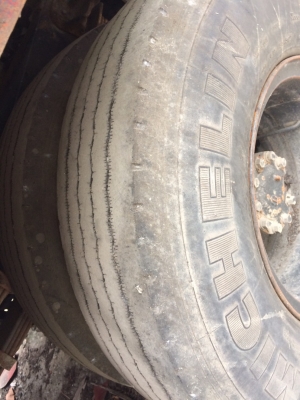 รถฮีโน่ 6 ล้อ บรรทุกน้ำมัน FC4J  140 แรงม้า. ปี 44. , ( * มี ขาย 2 คัน. )     สนใจติดต่อ  081 - 6079515