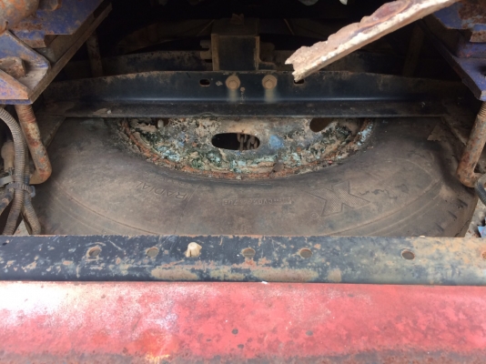 รถฮีโน่ 6 ล้อ บรรทุกน้ำมัน FC4J  140 แรงม้า. ปี 44. , ( * มี ขาย 2 คัน. )     สนใจติดต่อ  081 - 6079515