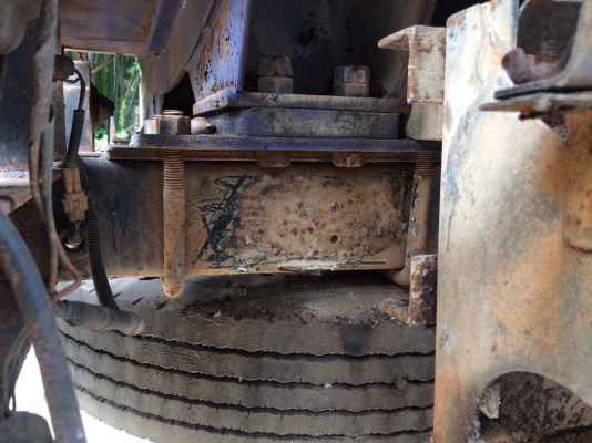 รถฮีโน่ 6 ล้อ บรรทุกน้ำมัน FC4J  140 แรงม้า. ปี 44. , ( * มี ขาย 2 คัน. )     สนใจติดต่อ  081 - 6079515