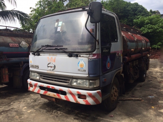 รถฮีโน่ 6 ล้อ บรรทุกน้ำมัน FC4J  140 แรงม้า. ปี 44. , ( * มี ขาย 2 คัน. )     สนใจติดต่อ  081 - 6079515
