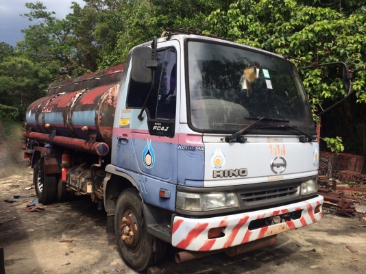 รถฮีโน่ 6 ล้อ บรรทุกน้ำมัน FC4J  140 แรงม้า. ปี 44. , ( * มี ขาย 2 คัน. )     สนใจติดต่อ  081 - 6079515