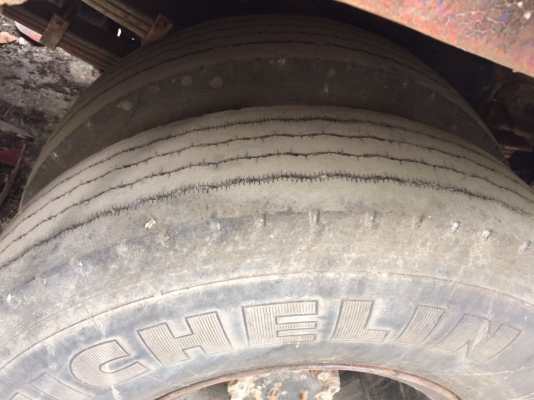 รถฮีโน่ 6 ล้อ บรรทุกน้ำมัน FC4J  140 แรงม้า. ปี 44. , ( * มี ขาย 2 คัน. )     สนใจติดต่อ  081 - 6079515