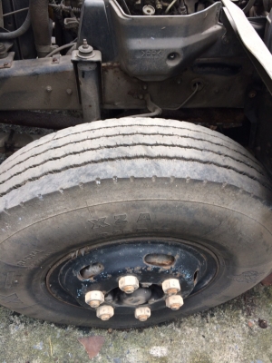 รถฮีโน่ 6 ล้อ บรรทุกน้ำมัน FC4J  140 แรงม้า. ปี 44. , ( * มี ขาย 2 คัน. )     สนใจติดต่อ  081 - 6079515